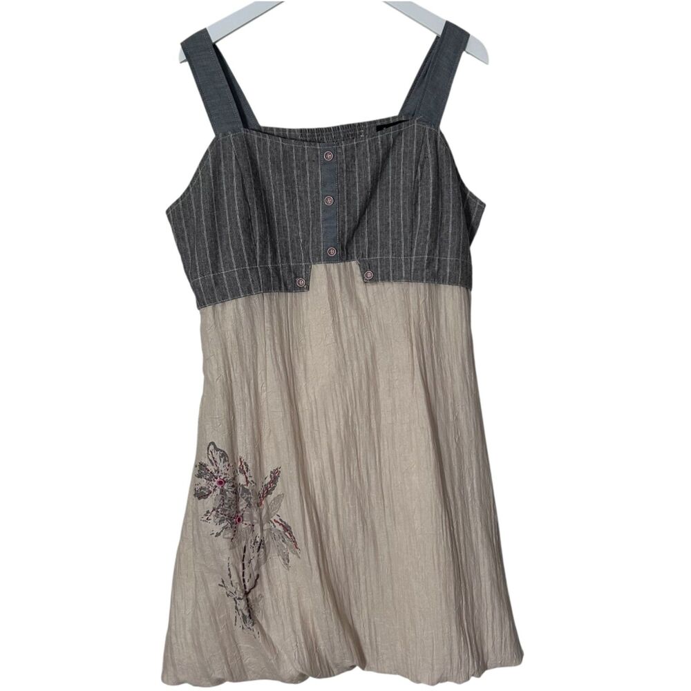 L33 Boho Sleeveless Dress (US XL) Floral Embroidery Balloon Hem Button Detail